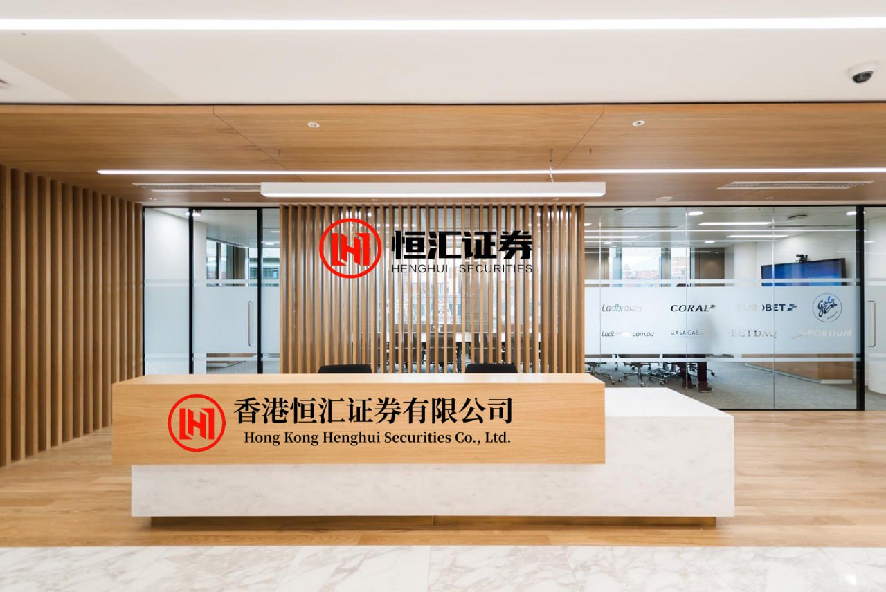 港联证券 喜欢囤积，什么东西也舍不得扔的人，大多过成了这样...